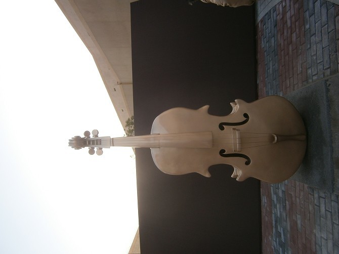 大提琴玻璃钢雕塑